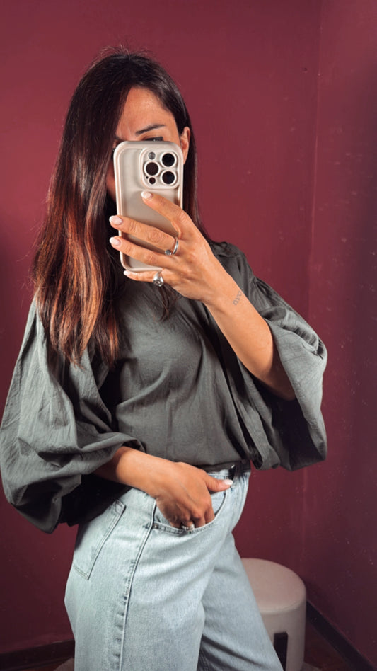 Camicia con manica a sbuffo