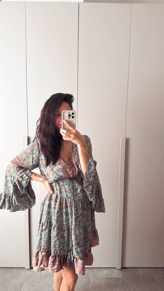 Vestito floreale con balze
