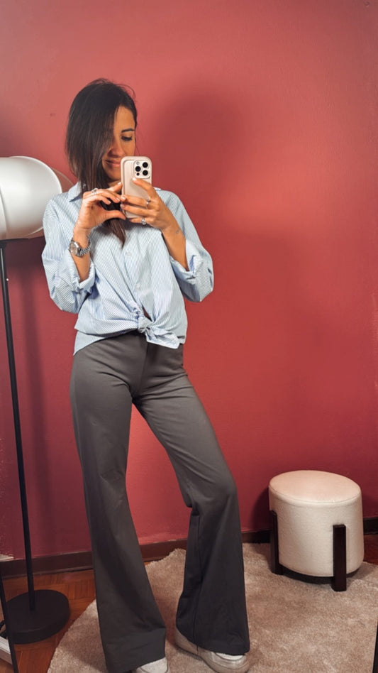 Pantalone a zampa grigio
