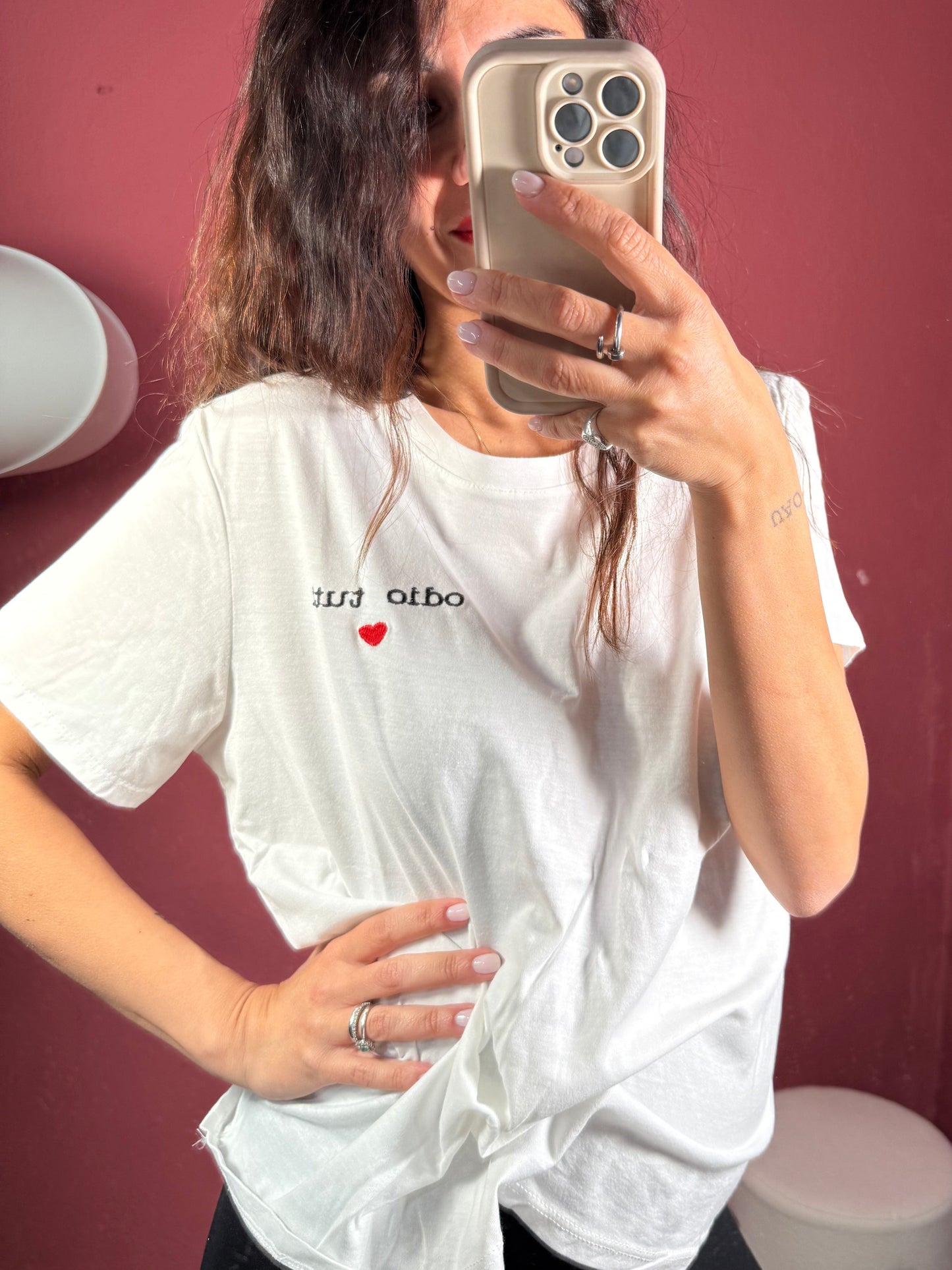 Tshirt con scritta "Odio tutti"