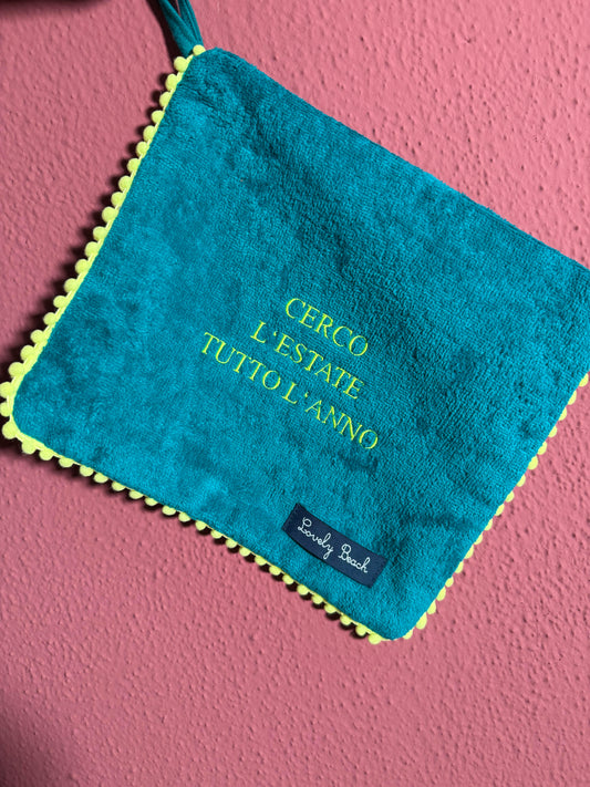 Pochette in spugna con scritta